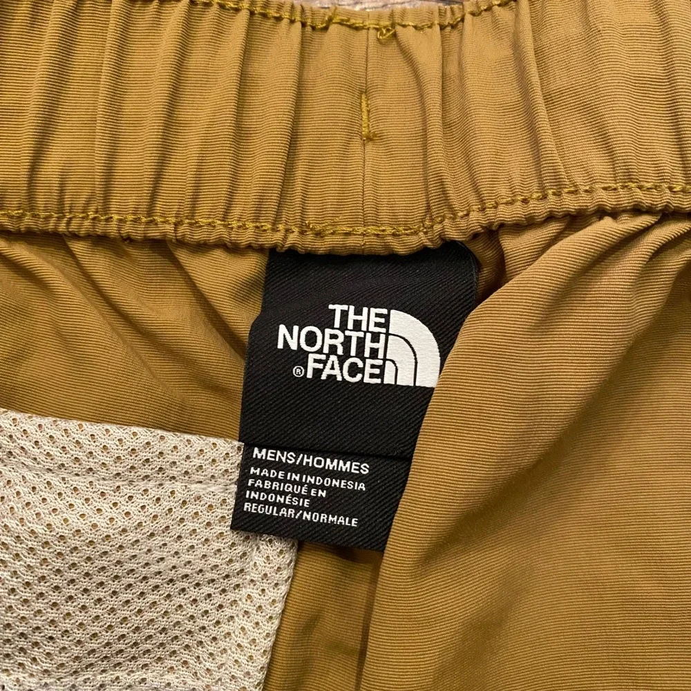 The North Face Class V Pants Mens Medium Khaki Tan Elastic Waist Hiking Outdoor